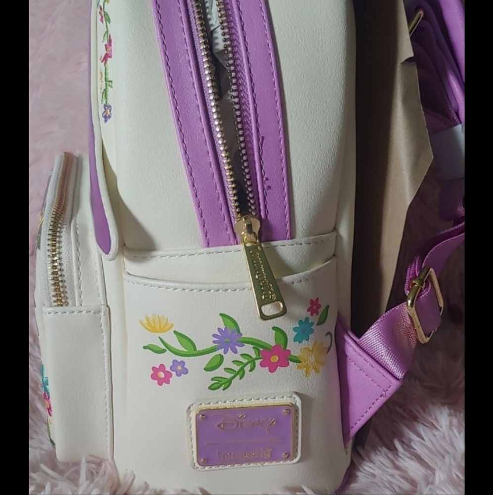 tangled Loungefly backpack new with tags - Picture 3 of 7